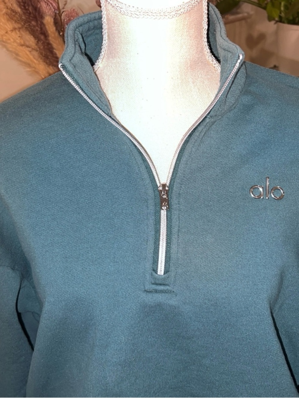 ALO Yoga Evergreen 1/4 Zip Sweatshirt - Picture 3 of 6